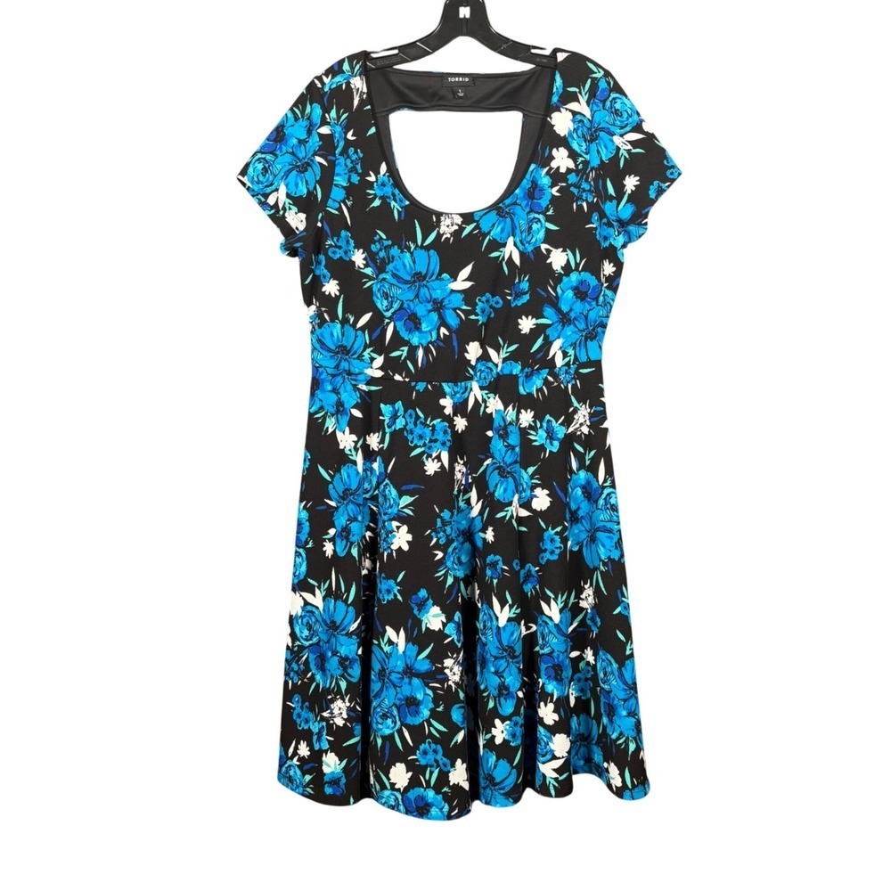 Torrid Blue Floral Skater Dress Cutout Back Black Short Sleeve Plus Size 1 1X